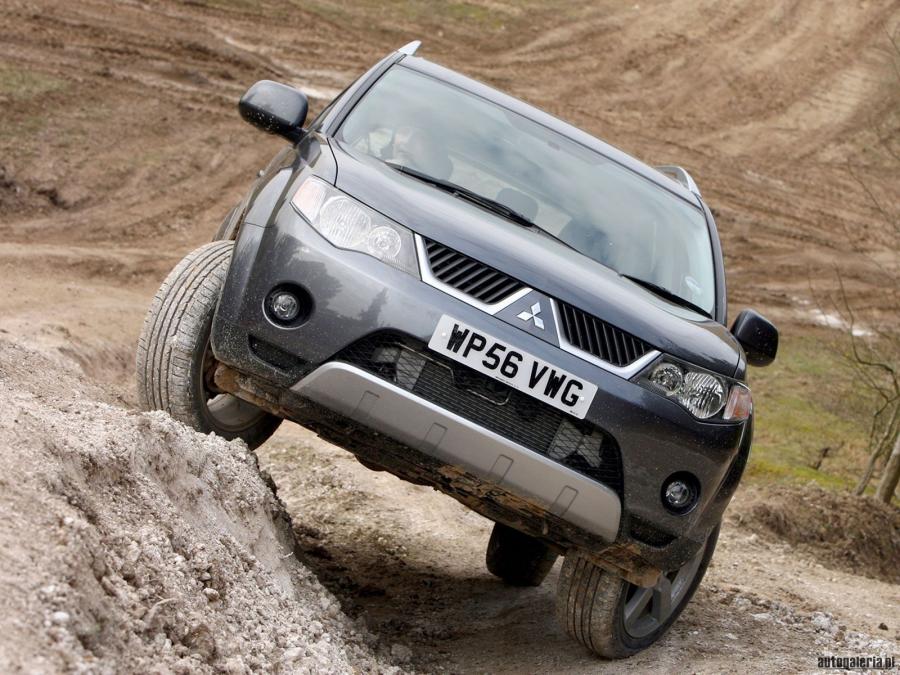  Mitsubishi Outlander 4WD 2007 года  (US) (фото 31 из 66)